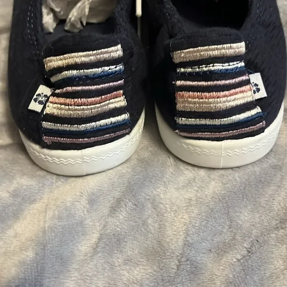 Tommy Bahama Women’s Navy Blue Sneakers
