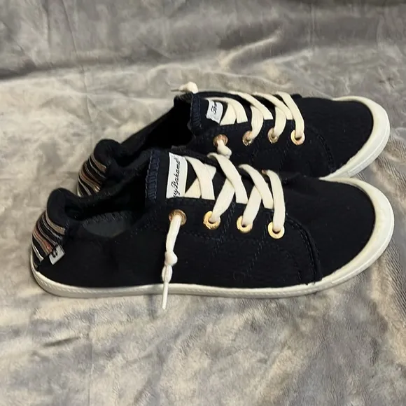 Tommy Bahama Women’s Navy Blue Sneakers