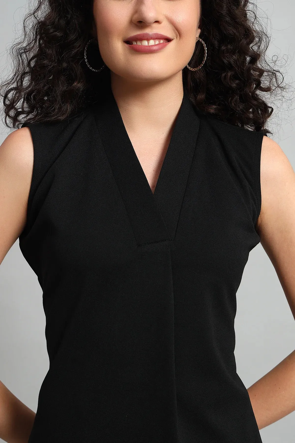 V-Neck Charm Relaxed Top, Black