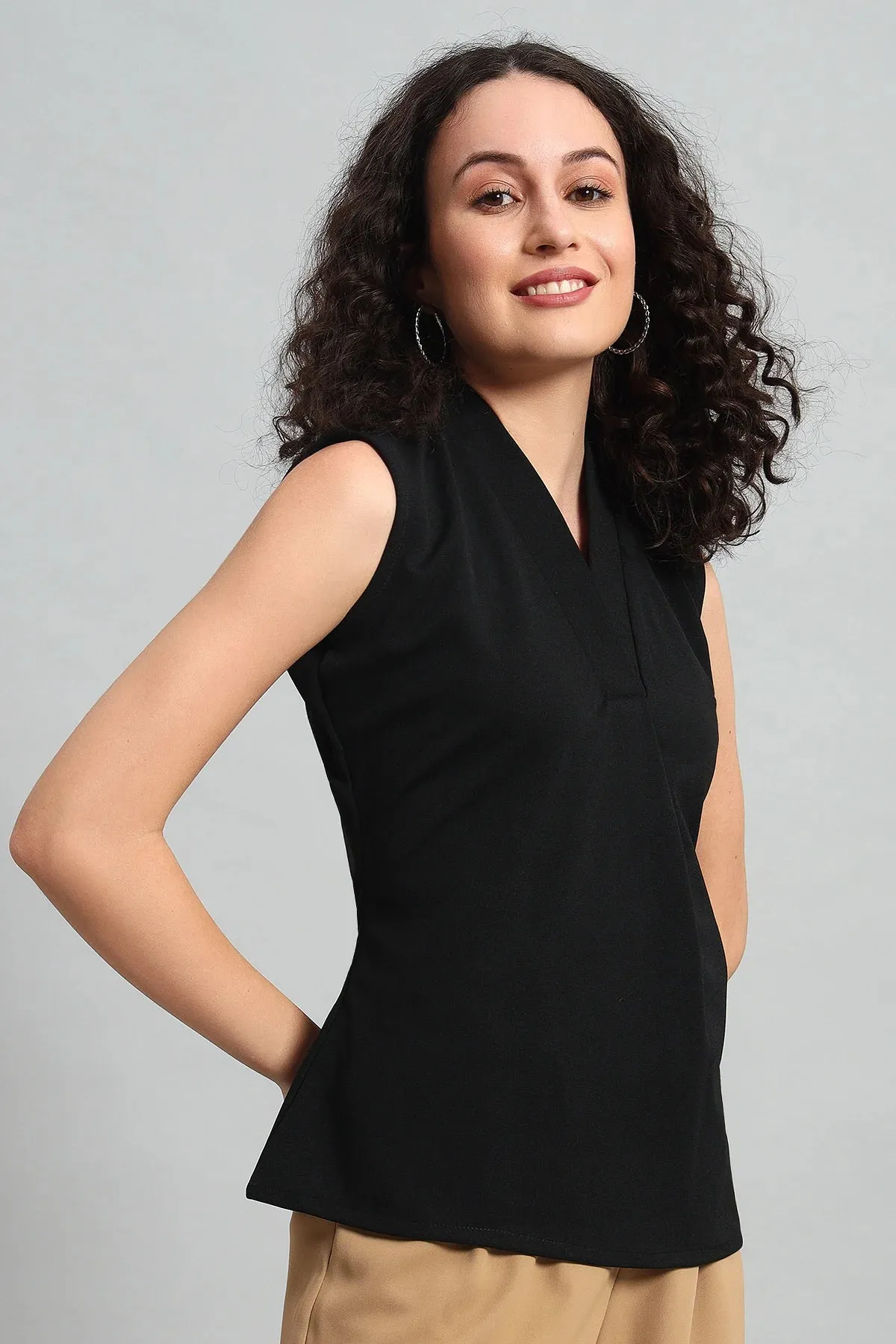 V-Neck Charm Relaxed Top, Black
