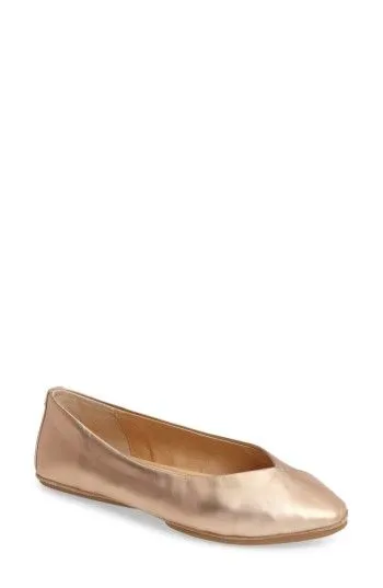 Valerie Flat