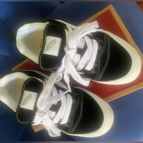 Vans Knu Skool Junior 6.5 Sneakers