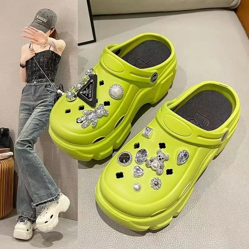 Wholesale Super thick-soled and super-soft summer clogs for women for outdoor use and indoor household beach non-slip garden slippers