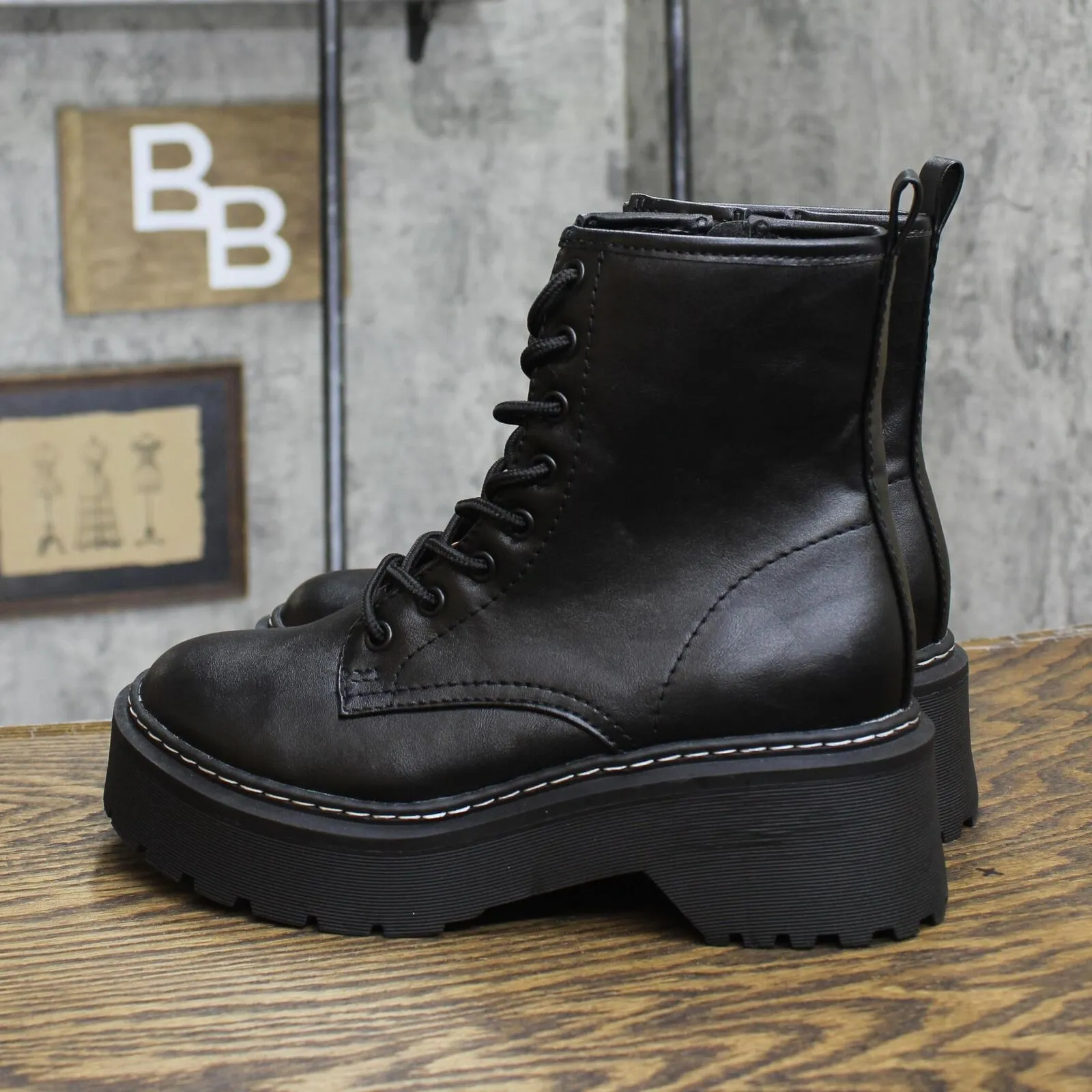 Wild Fable Women's Zea Combat Boots 87930209 Black 7M