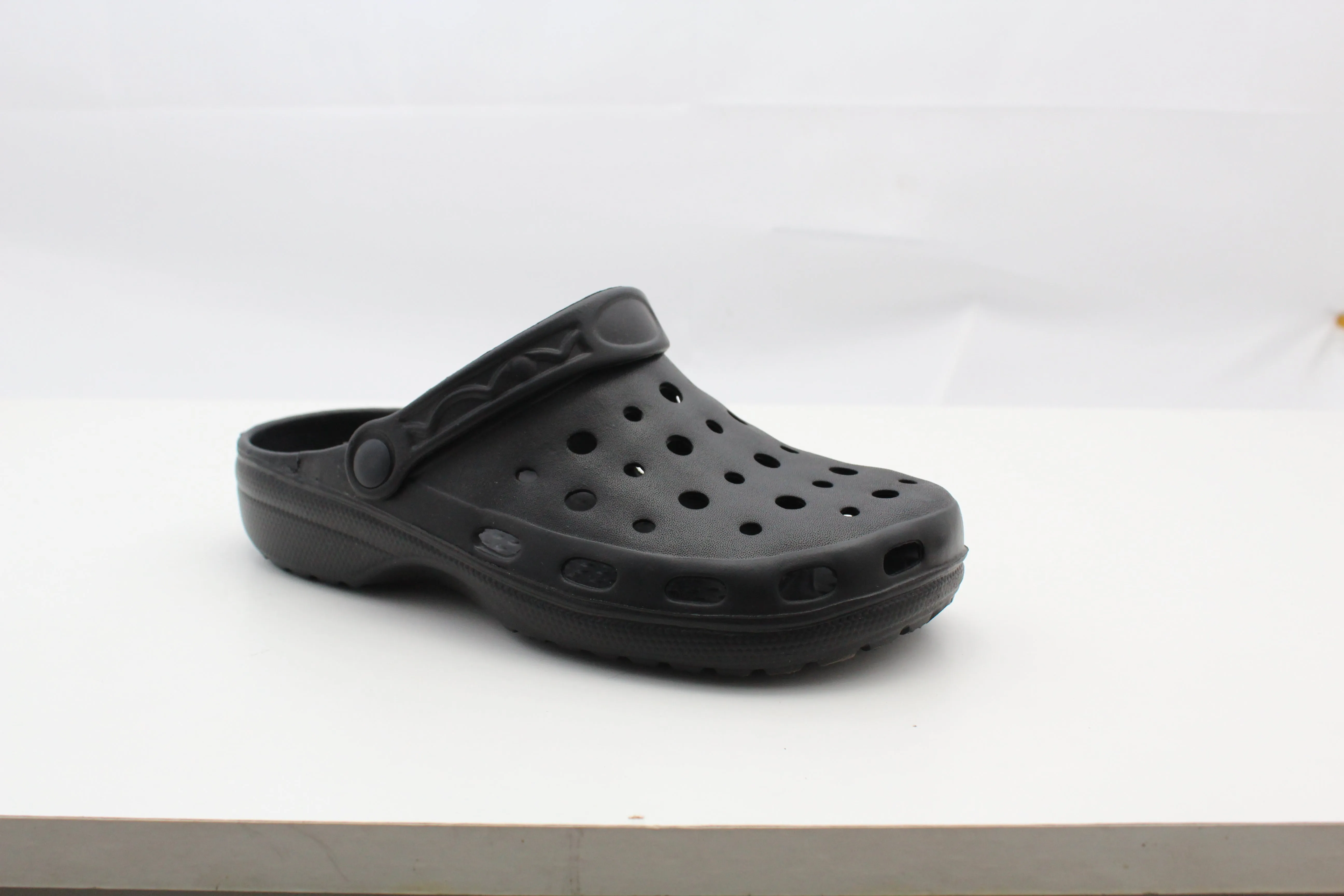 Womens Clogs Lightweight Black EVA Breathable Beach Summer Sandals Ladies Garden Hospital Shower Pool Shoes