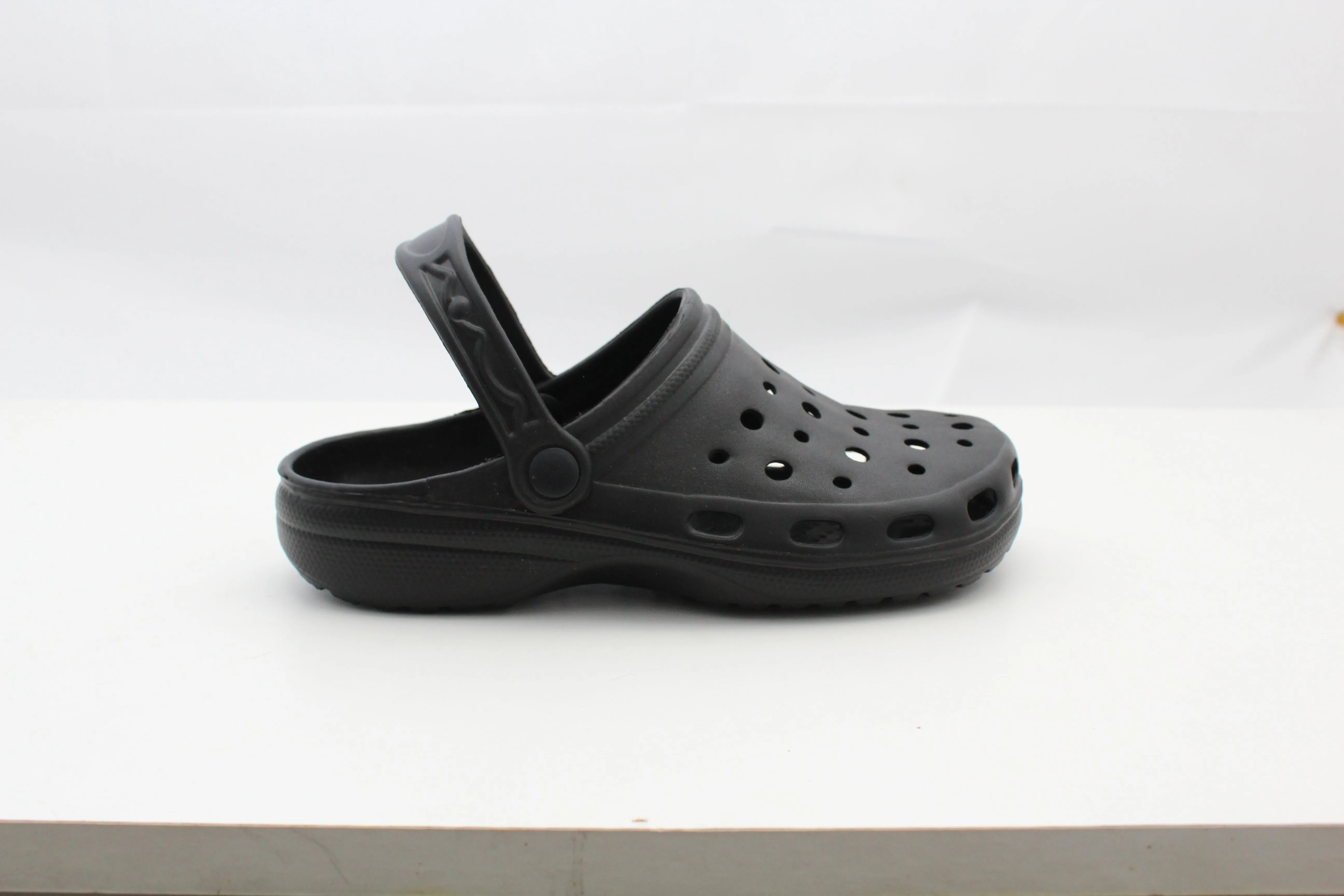 Womens Clogs Lightweight Black EVA Breathable Beach Summer Sandals Ladies Garden Hospital Shower Pool Shoes