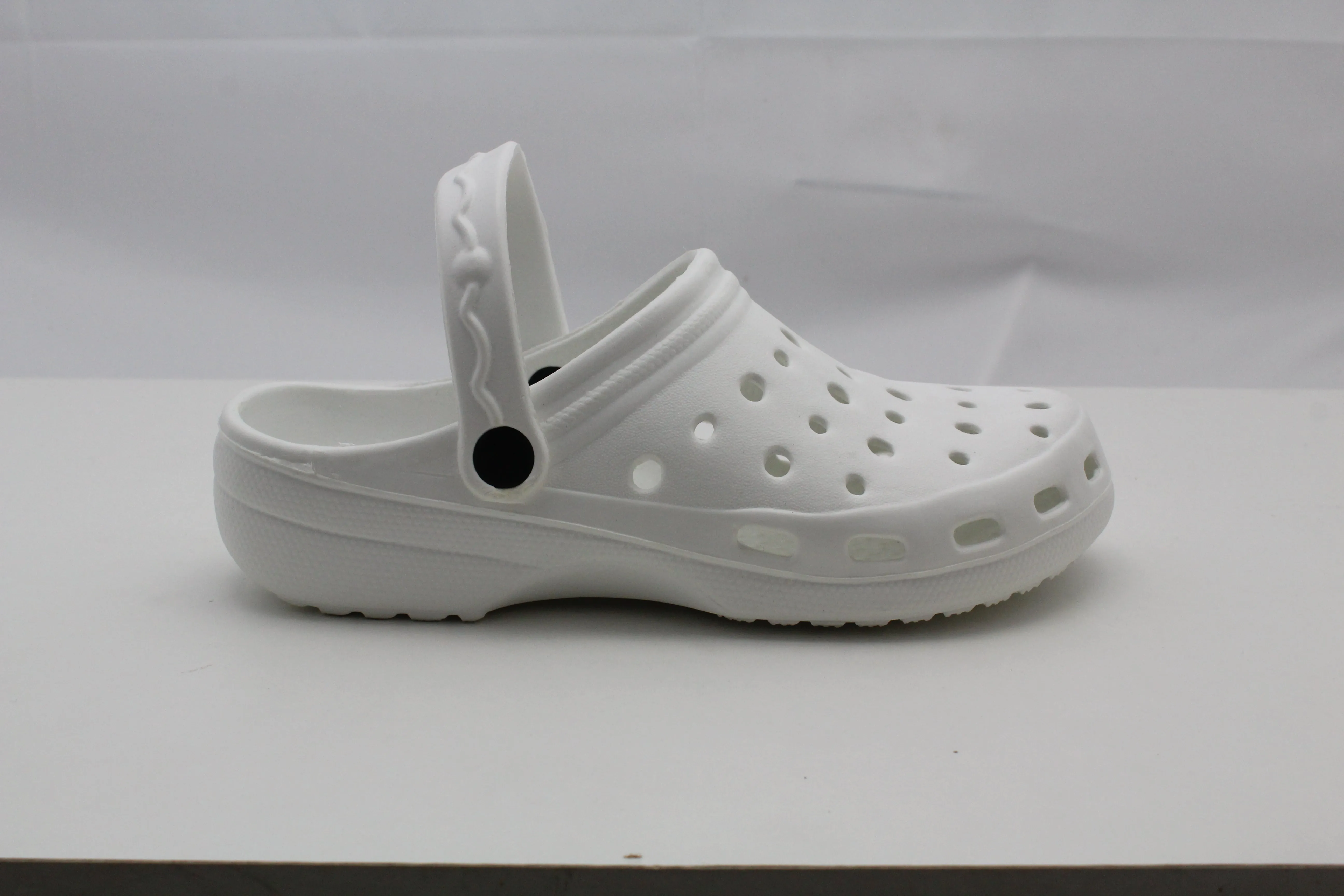 Womens Clogs Lightweight White EVA Breathable Beach Summer Sandals Ladies Garden Hospital Shower Pool Shoes
