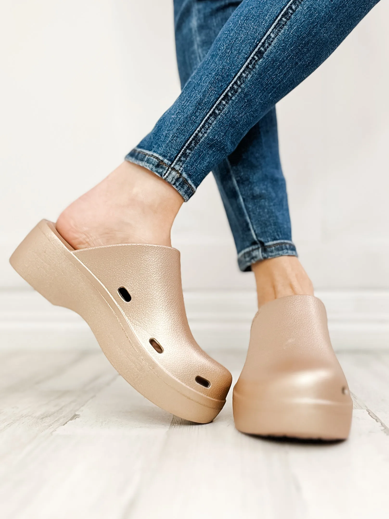 Yellowbox Zippy Clog in Blush Shimmer