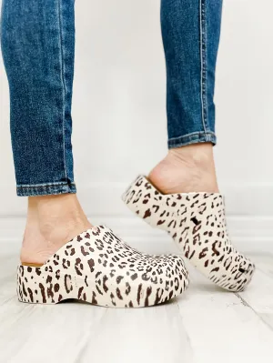 Yellowbox Zippy Clog in Lt. Leopard